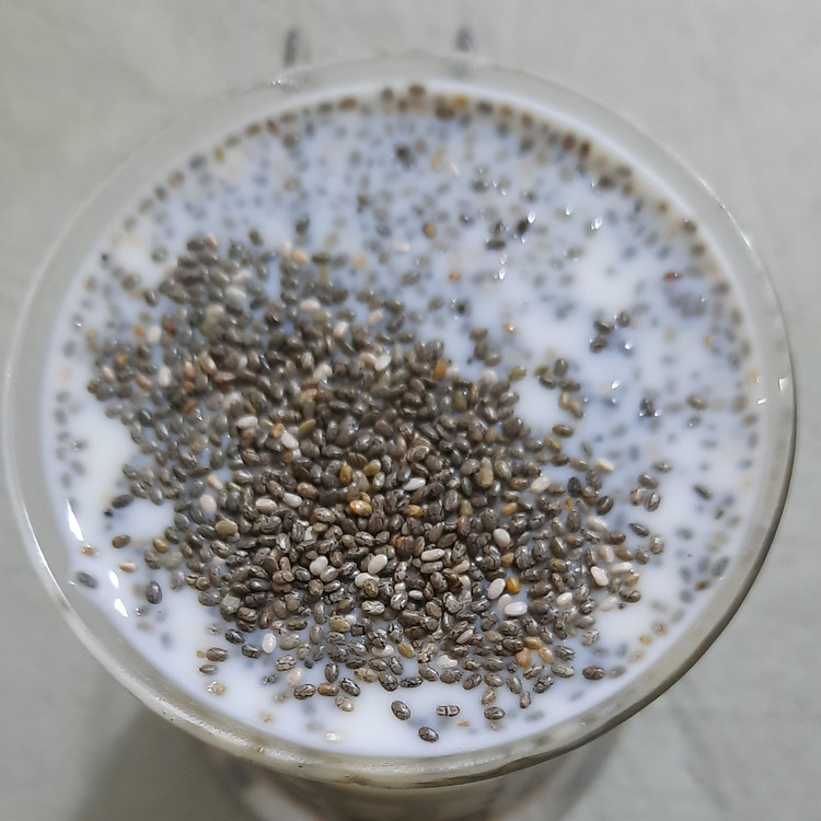 دانه چیا اصل ( پاک شده 100 گرمی)