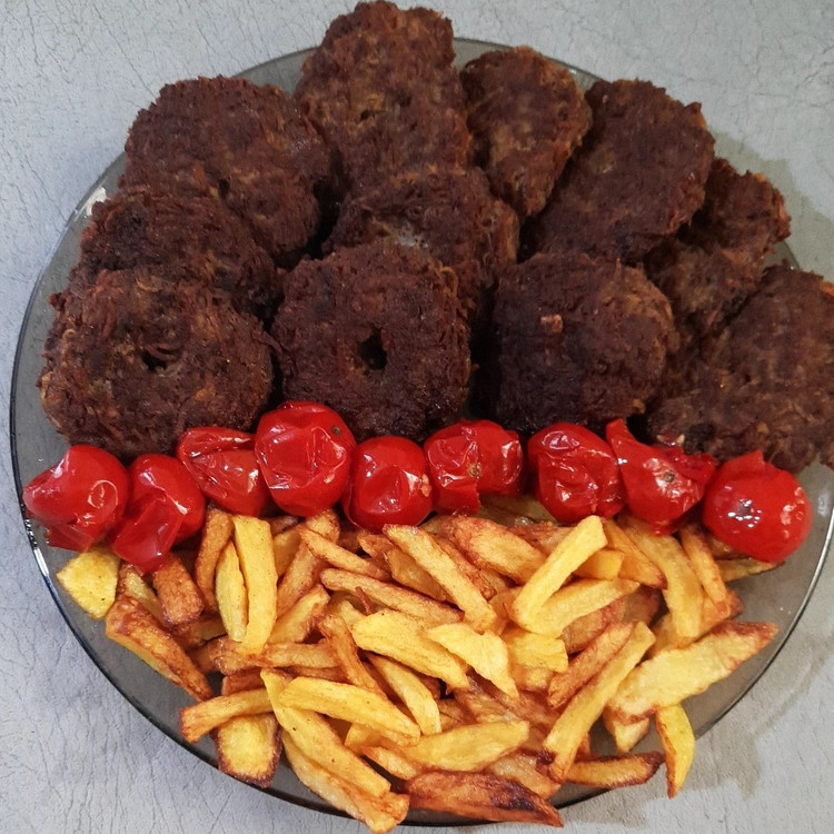 ادویه گوشت (خوش عطر و طعم کردن انواع غذاها حتی غیر گوشتی)